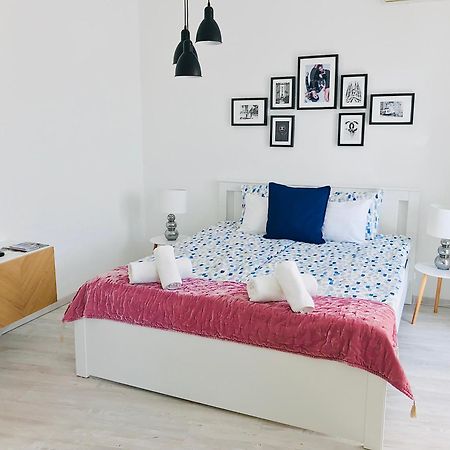 Belvarosi Studio Apartman Kecskemét Exteriör bild