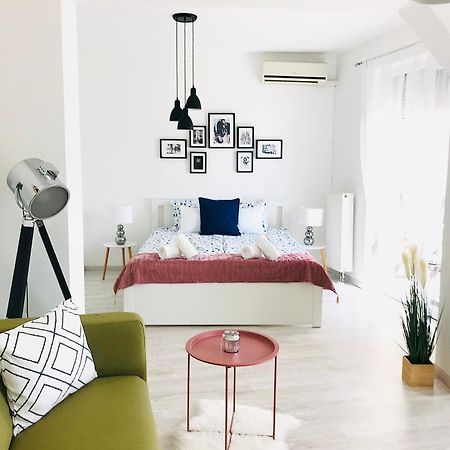 Belvarosi Studio Apartman Kecskemét Exteriör bild
