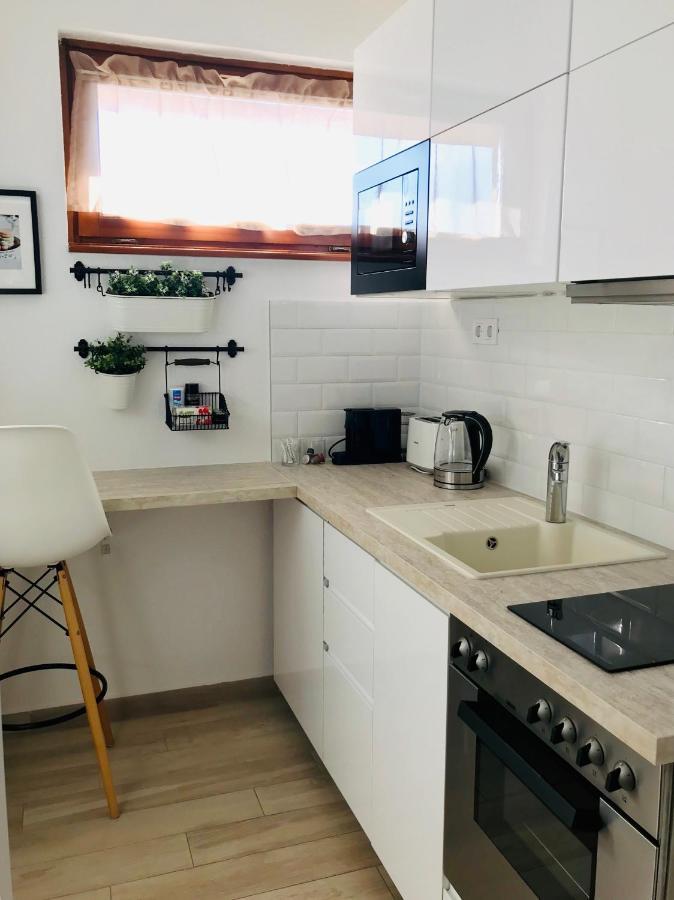 Belvarosi Studio Apartman Kecskemét Exteriör bild