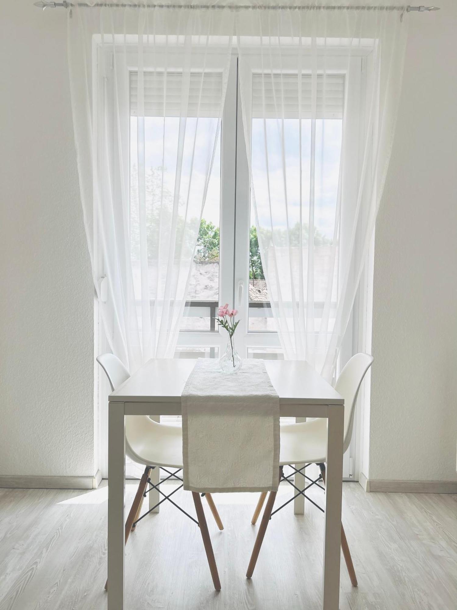 Belvarosi Studio Apartman Kecskemét Exteriör bild